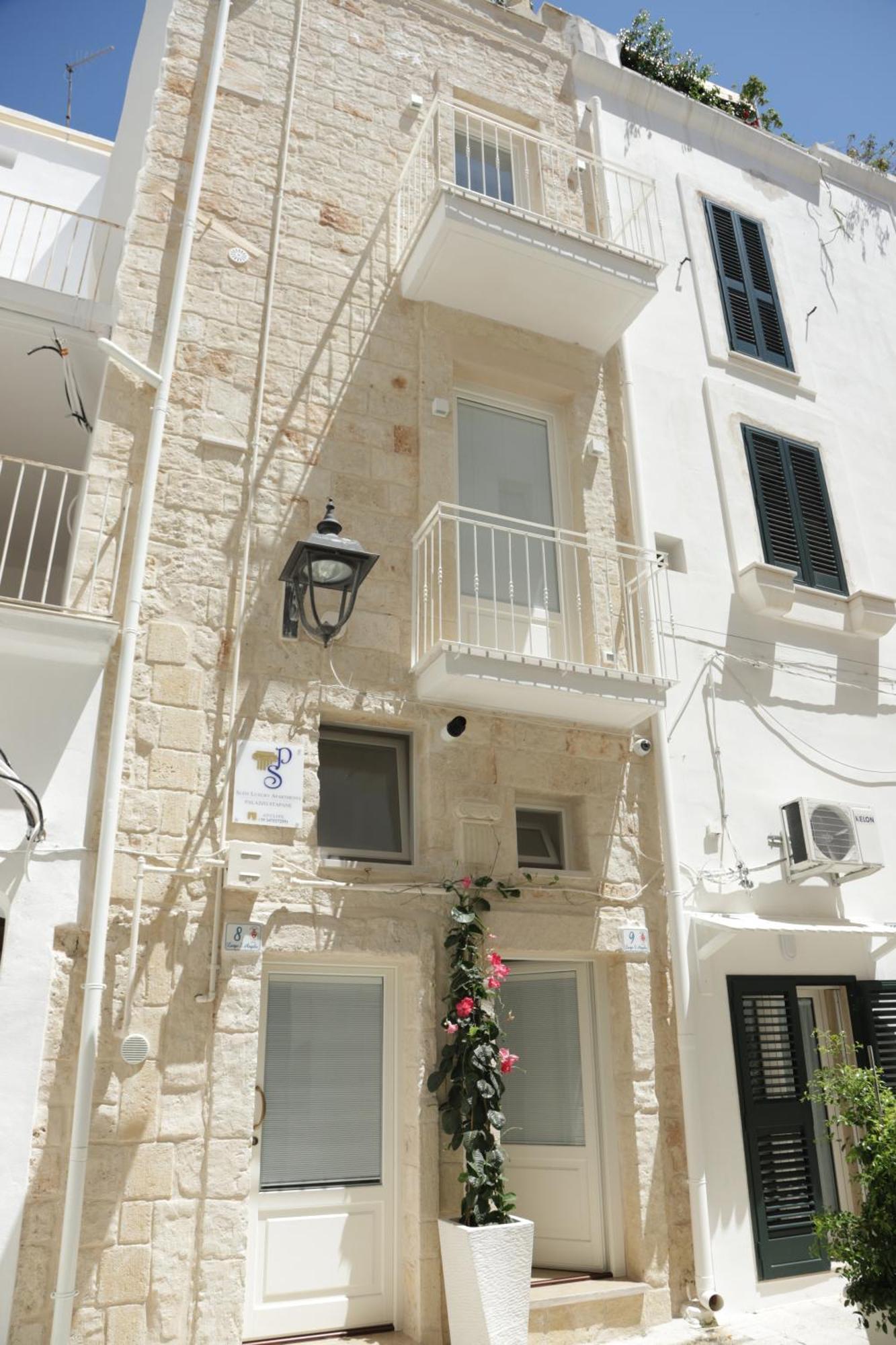 Palazzo Stapane Home Suite 9 - Luxury Living Монополи Экстерьер фото