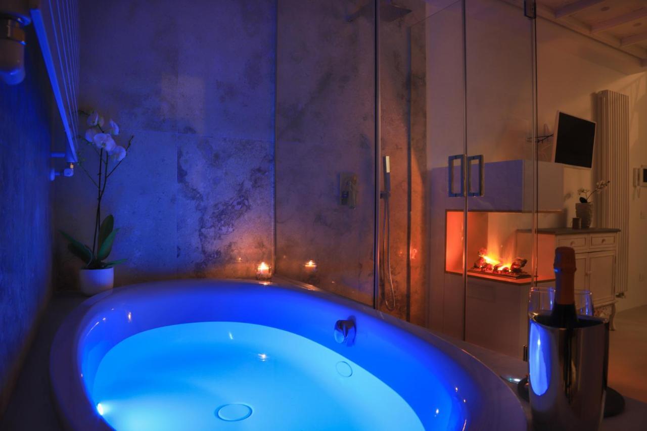 Palazzo Stapane Home Suite 9 - Luxury Living Монополи Экстерьер фото