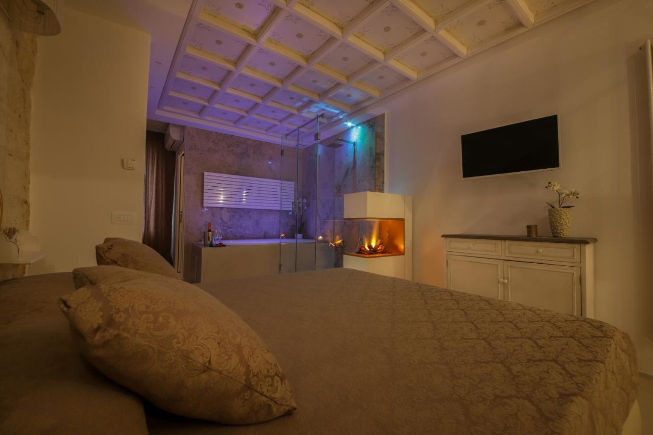 Palazzo Stapane Home Suite 9 - Luxury Living Монополи Экстерьер фото